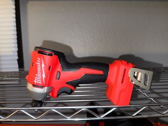 Milwaukee M18 18V Lithium-Ion Brushless Cordless 1/4 in. Compact Impact Driver (Tool Only)