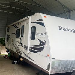 28 Foot Passport Loaded. 