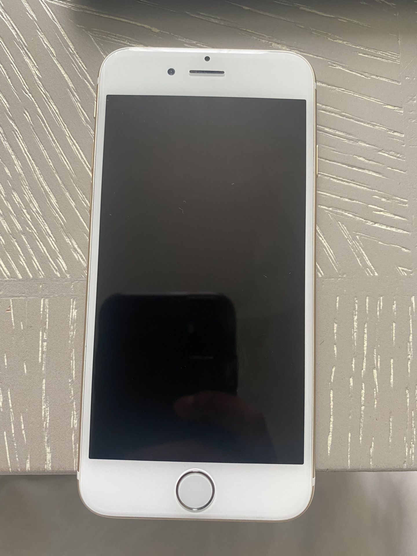 IPhone 6  (gold) Unlocked 1.4 GHz 
