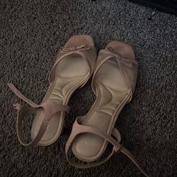 Kitten heels