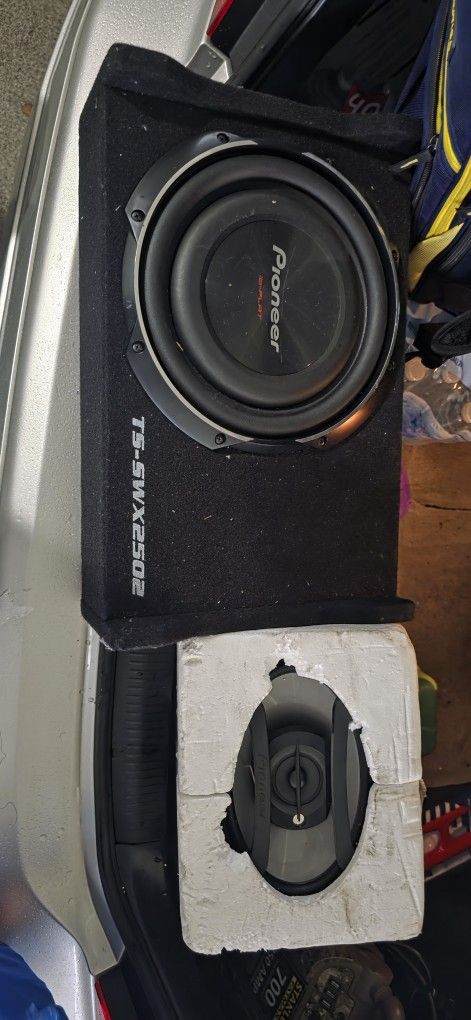 pioneer subwoofer and 4 speakers