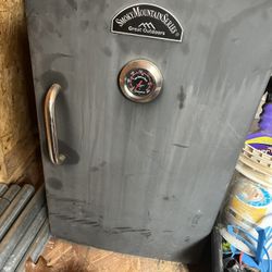 Meat Smoker 