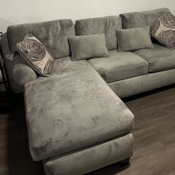 HOMEZONE COUCH WITH DECORATIVE PILLOWS INCLUDED