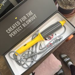 Drybar Curling Round Brush 