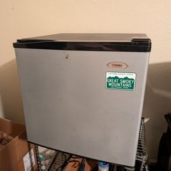 Mini Fridge 