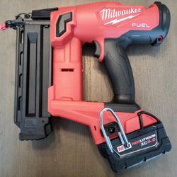 Milwaukee M18 Fuel 18 Gauge Brad Nailer & XC5.0 Battery 
