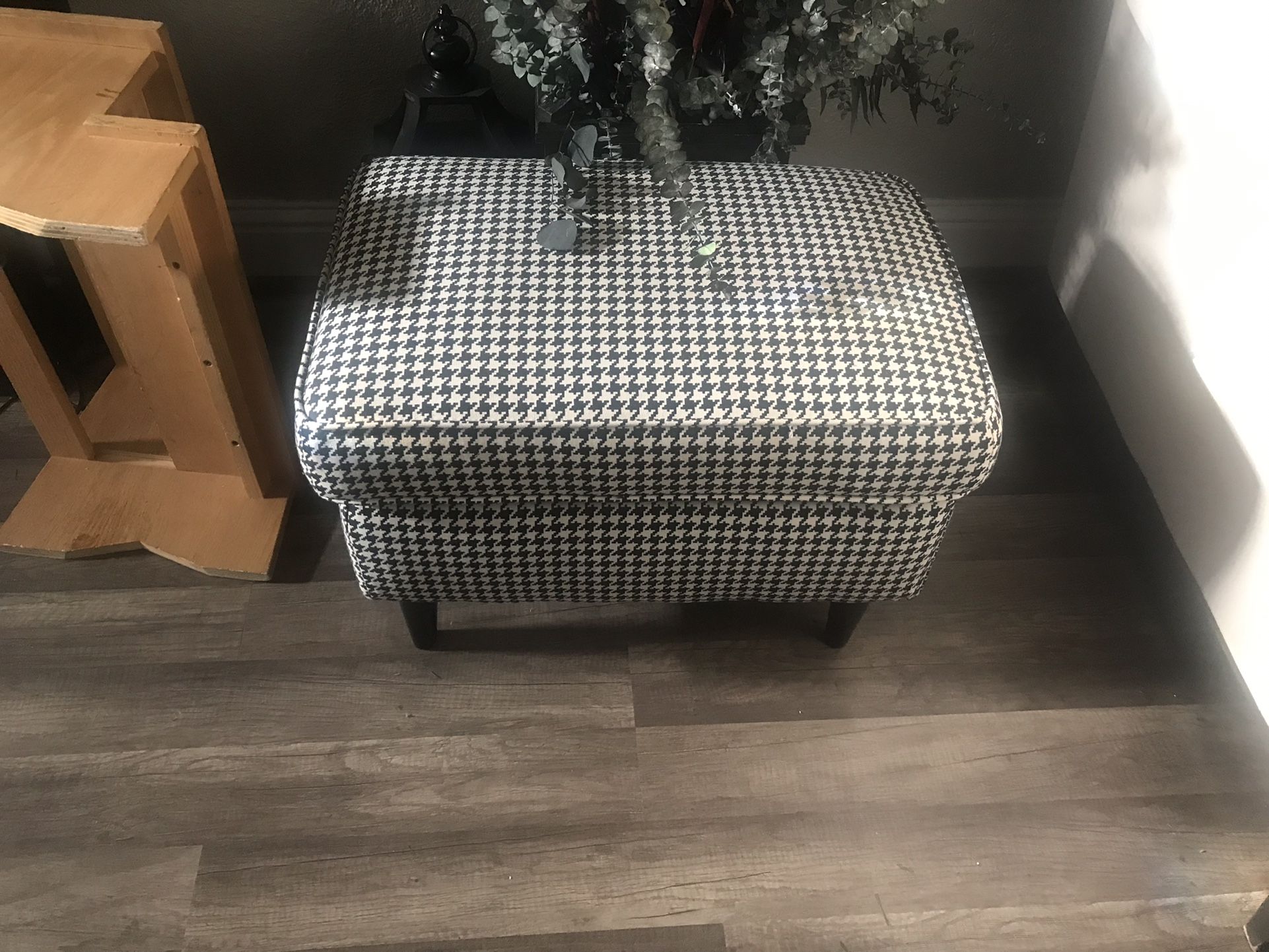Black And Whit Plaid Ottoman 