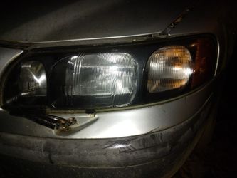 Driverside Headlight Volvo S40 S60 2001 