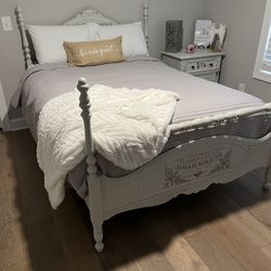 Full Size Bed And Nightstand 