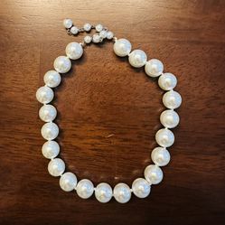 Chunky Faux Pearl Necklace 