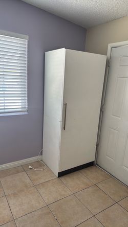 Storage closet cabinet
