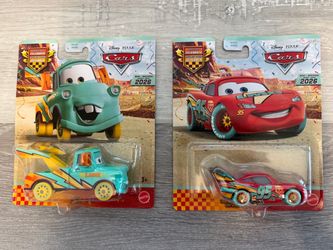 Disney cars diecast race to celebrate lightning mcqueen & tow mater