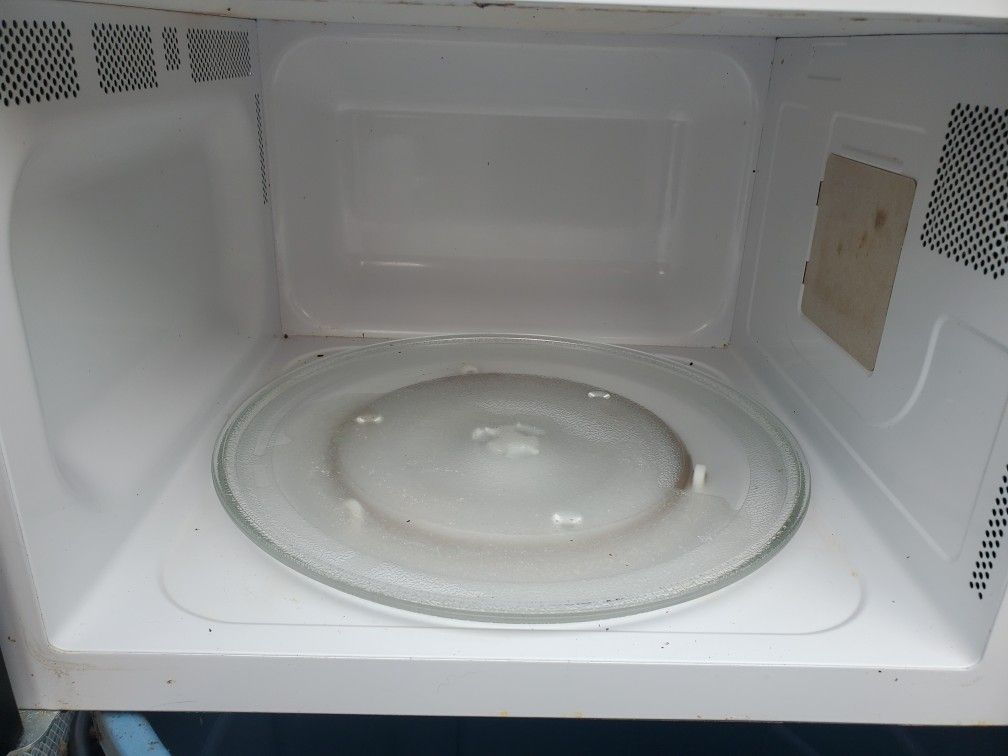 Magic Chef Microwave 1100watts