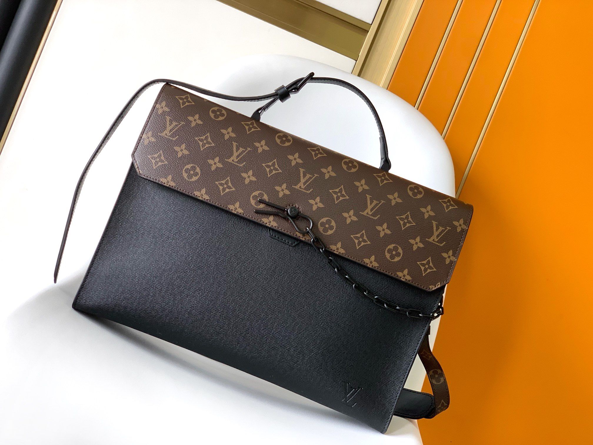 Men Messenger Bag Louis Vuitton 