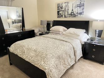 Queen size bed room set