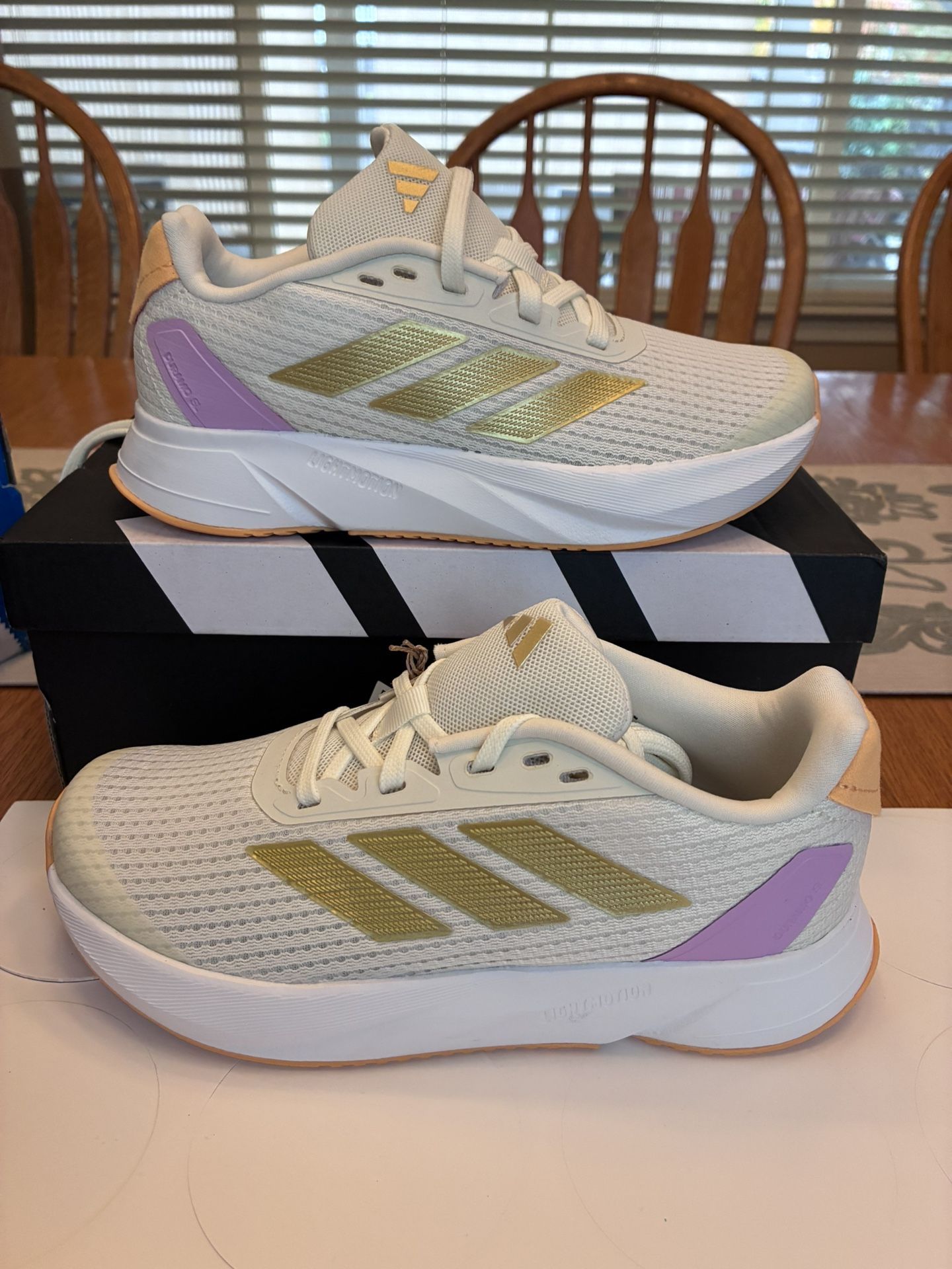Adidas Sneakers 
