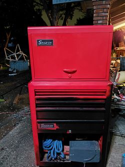 Snap on roll away tool box7 drawer with whatever tools are in the tool box (vintage tool)too
