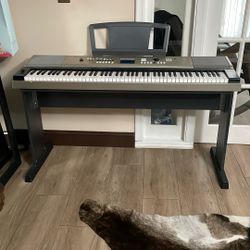 YAMAHA piano