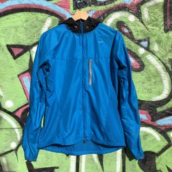 Nike Windbreaker🔥 size Medium in Women for 10$‼️‼️