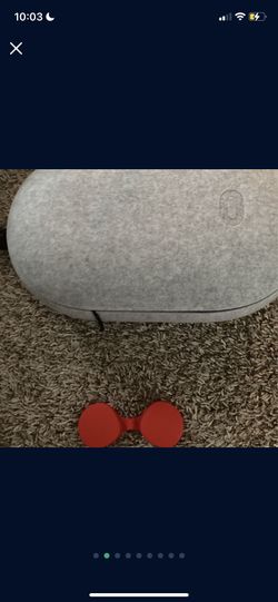 Oculus Quest 2 Bundle (Charger Not Included)