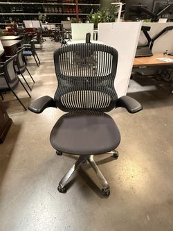 Knoll Generation Chair