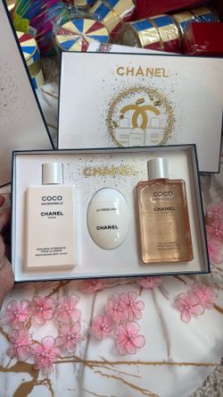 ChaneI women gift set bath and body set with bag New in box with bag Retail Price $350