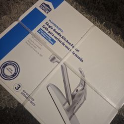 Wakebridge Single Handle Kitchen Faucet 