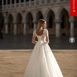 Stunning Maria Anette Bridal Gown – Worn Once, Perfectly Preserved size 2