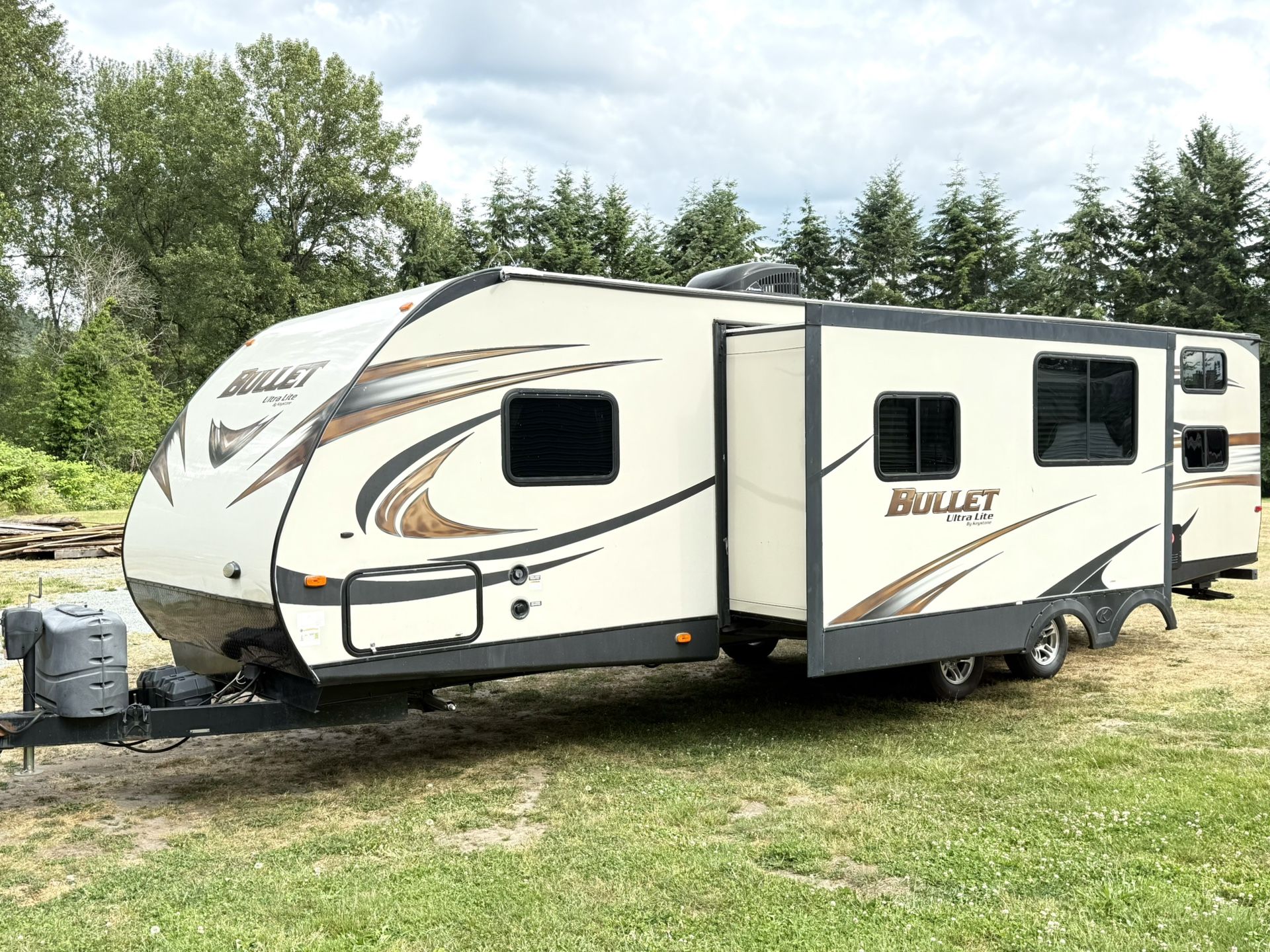 2015 Bullet Ultra Lite By Keystone 30FT Travel Trailer With 2 Slide Outs