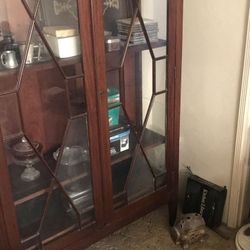 China closet (Hutch) From The Thirties