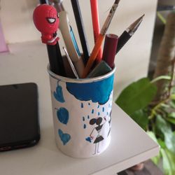 Pencil holder [TRach]