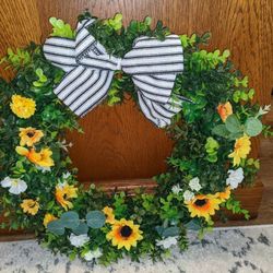 Wreath - Indoor/Outdoor Sunflower 18 inch door wreath - NEW