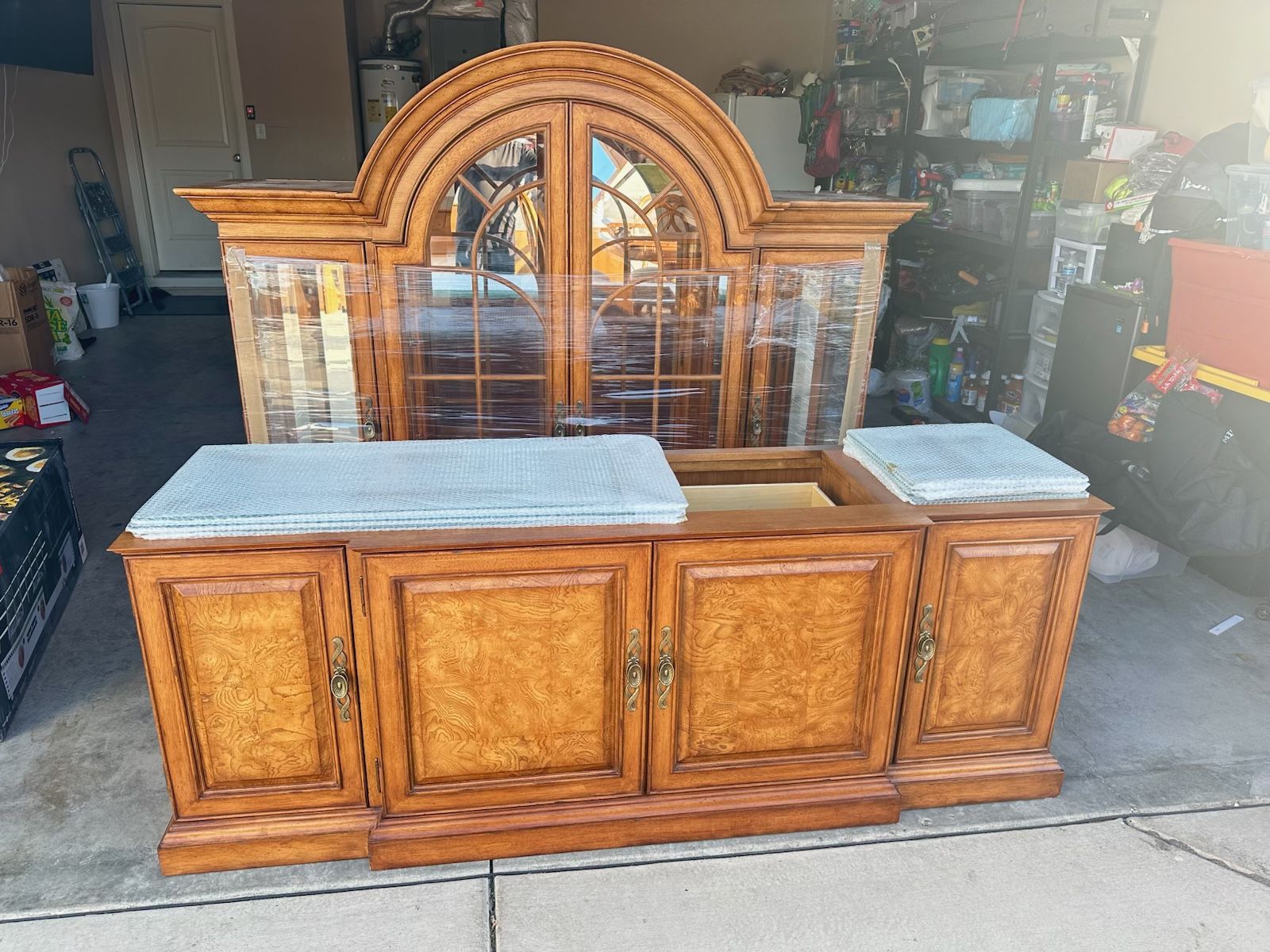 Vintage Hutch. Good Condition.