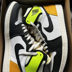 Air Jordan 1 Volt