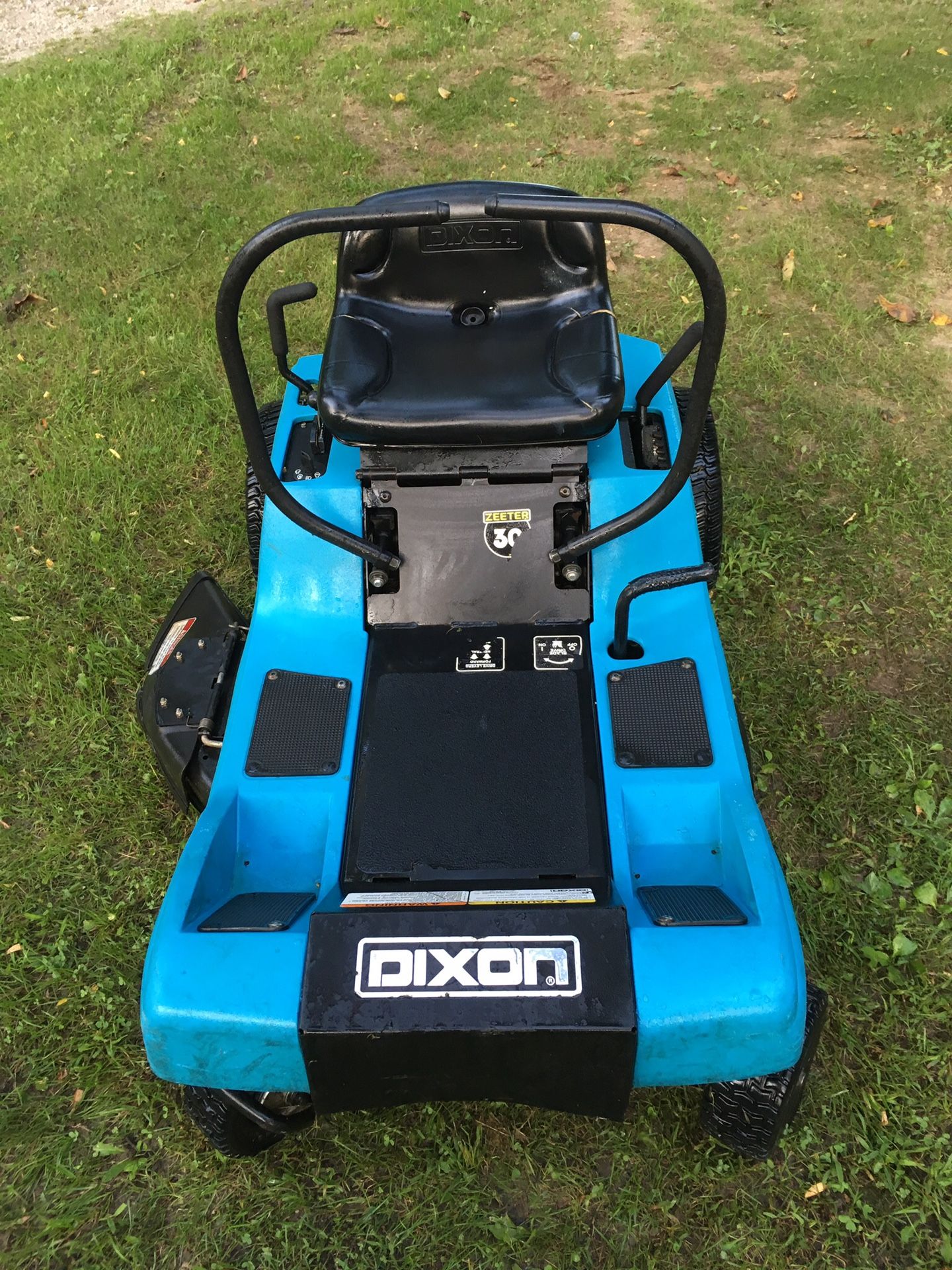 2004 Dixon Zeeter HL 30” Zero Turn Riding Mower