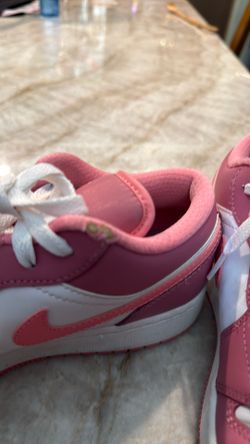Youth 6 1/2 Air Jordan 1 Low (Dessert Berry Color)