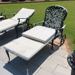 4 Lounge Chairs  Pool/ backyard