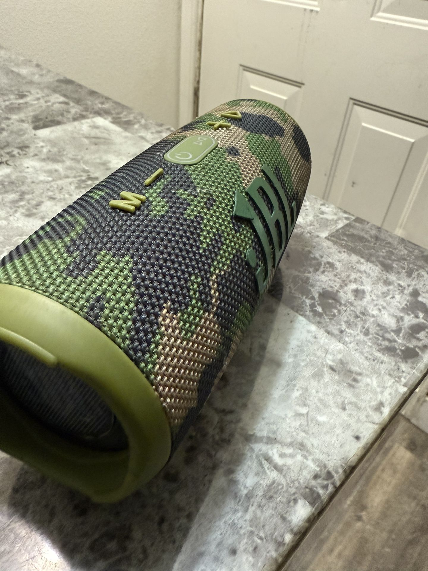 JBL CHARGE 4 Camo