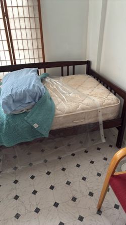 Twin mattress
