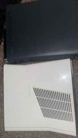 2 xbox 360 consoles