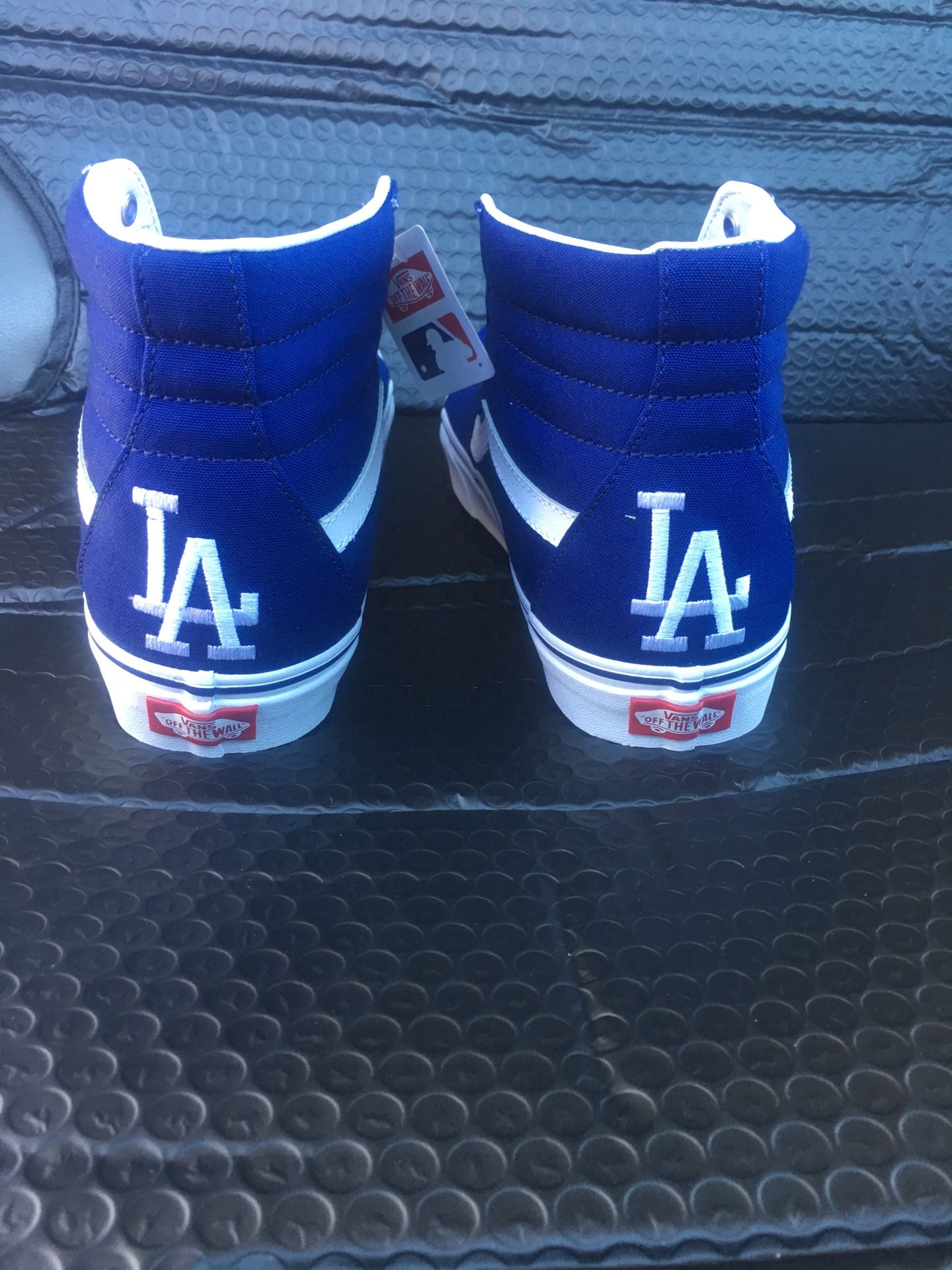 LA Dodger Vans Men's Size 9. Brand New In Box.