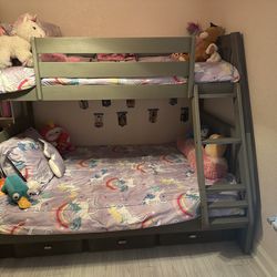 Bunk Beds With Matching 6 Drawer Dresser 