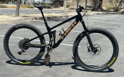 Carbon 2021 Trek Fuel Ex 9.8 Large Mountain Bike