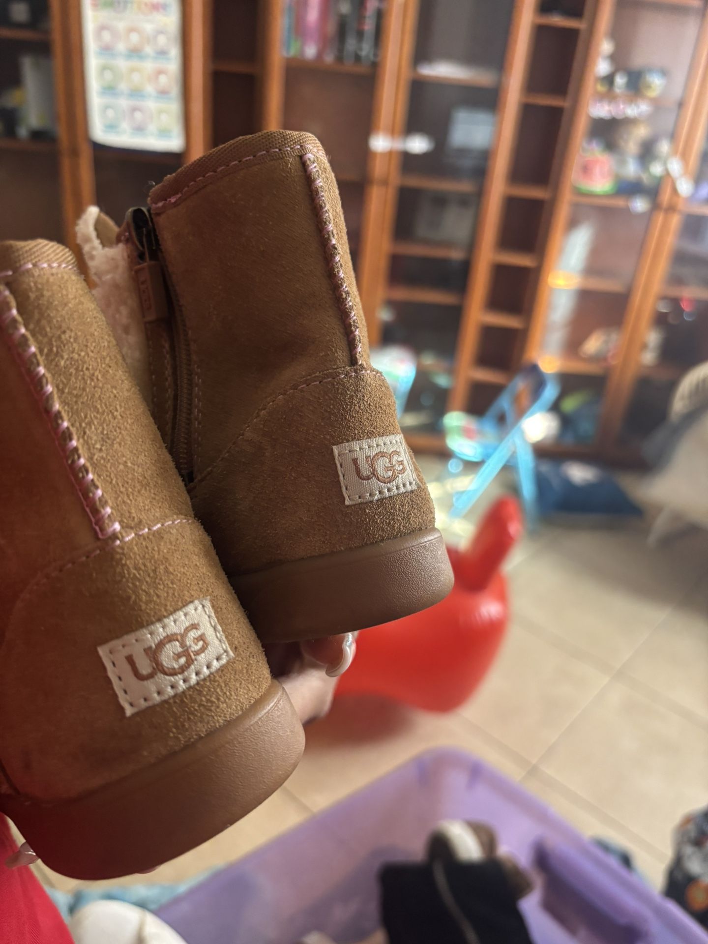 uggs size 1