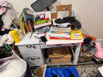 Kids desk