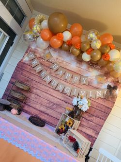 FreindsGiving Party Decor