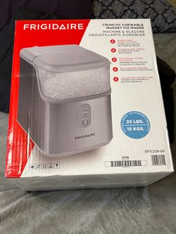 Frigidaire 33 lbs. Countertop Nugget Ice Maker