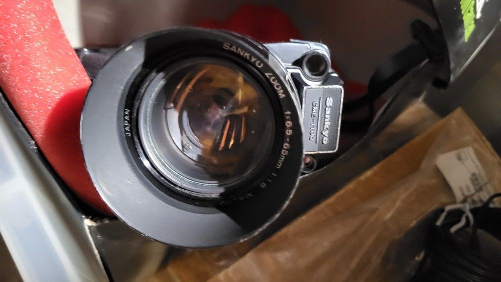 Super-8 movie camera
Sankyo CME-1100