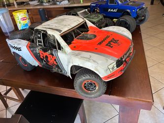Traxxas Fox Edition RC Truck