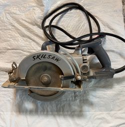 Skilsaw worm drive circular saw